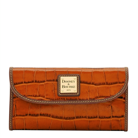Dooney & Bourke Handbags - 🆕 DOONEY & BOURKE Leather Wallet Croc Embossed